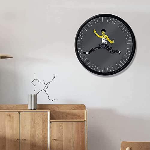 Bruce Lee Kung Fu Clock - Gifts for guy friends made simple. Find unique gift Ideas for guys friends. Gifts for guys in their 20s.